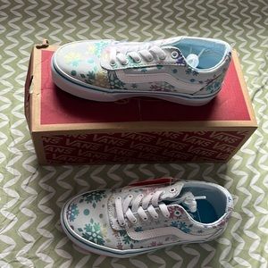 Snowflake vans